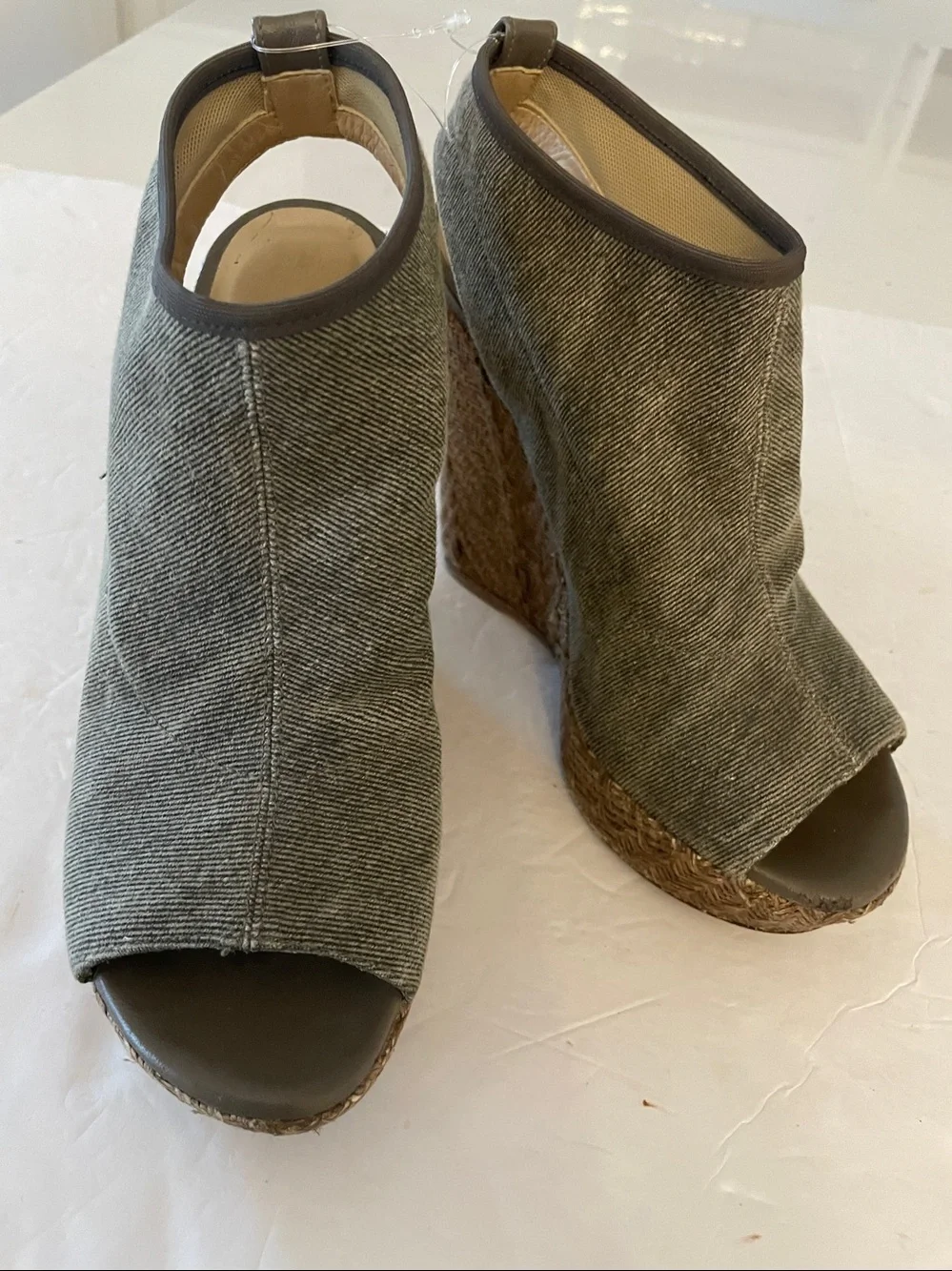 Stuart Weitzman Wedge Peep-Toe Slingback in Gray size 6 - Picture 5 of 8